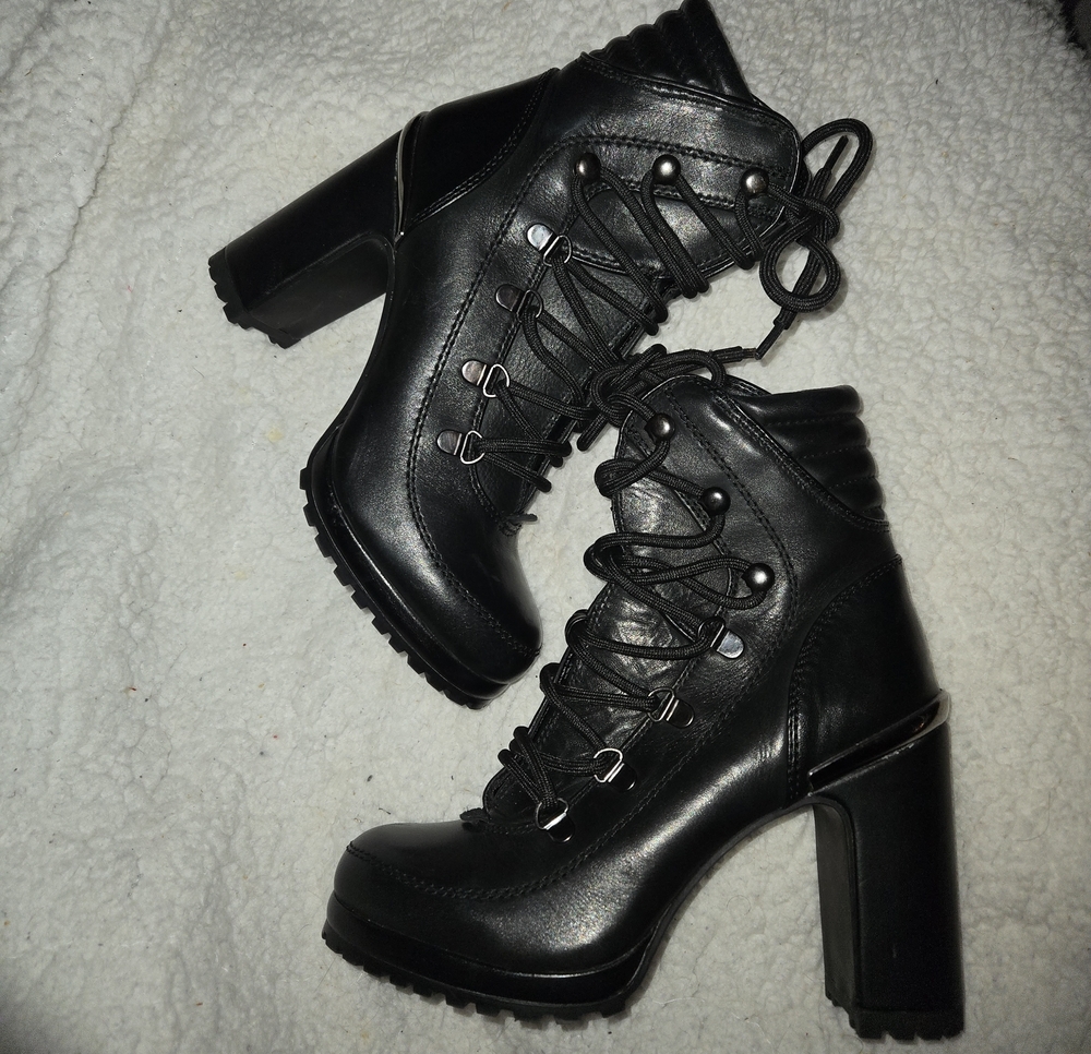 DKNY Size 6 M Black Leather Heeled Boots